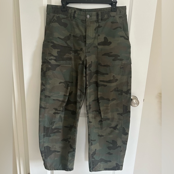 GAP Mid Rise Twill Barrel Pants - Picture 1 of 2